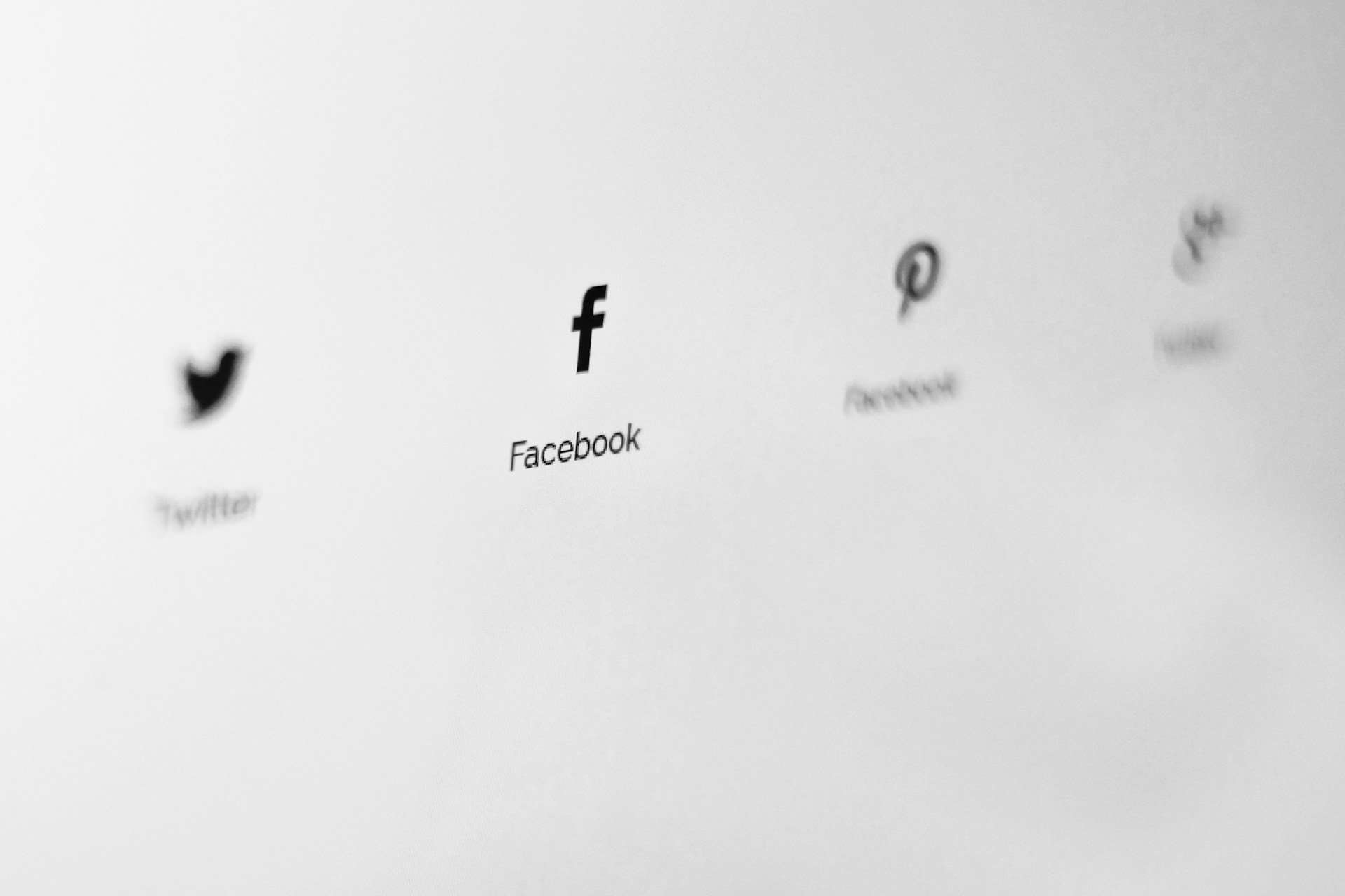 5 Reasons to Ditch Social Sharing Buttons on Your Website